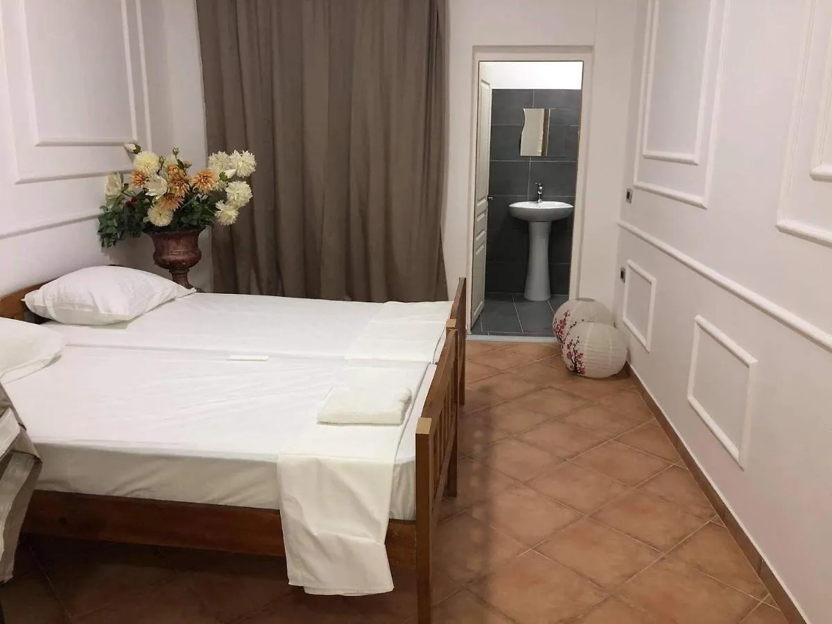 Beni Hotel Saranda Хостел