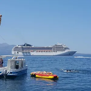 Apartment Bay, Bougainville Bay, Sarande